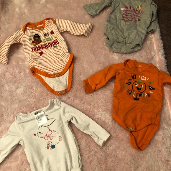 0-3 onesies - Picture 2 of 2